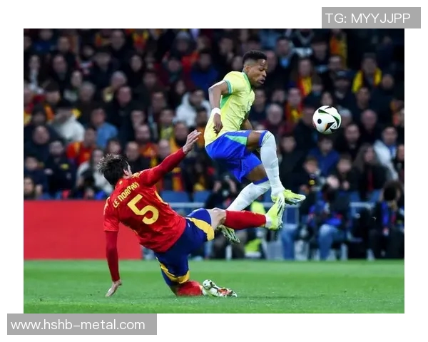 传奇球星足球友谊赛精彩瞬间回顾 展现巅峰对决与经典传球技巧